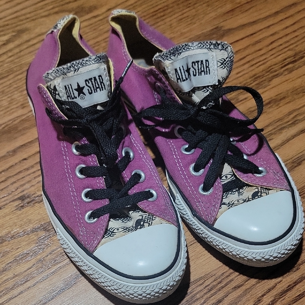 Converse Purple Skull Low Top Sneakers  Size 9 Womens, Size 7 Mens